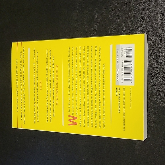 Weapons of Math Destruction book novel Cathy O'Neil New York Times Bestseller - Picture 3 of 4